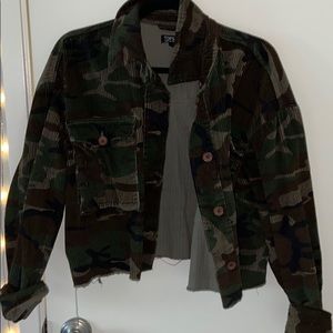Cute suede camo  jacket!